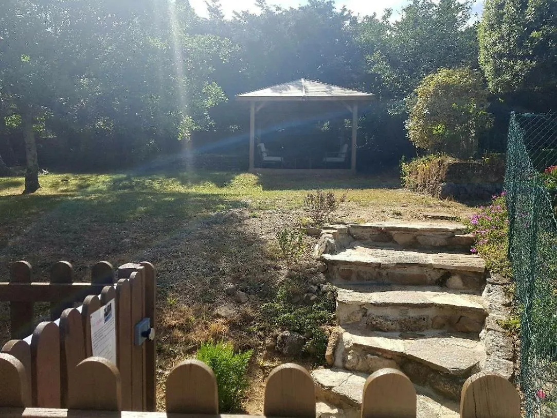 Gites Les Lauzieres Climatises Avec Piscine Tauriers