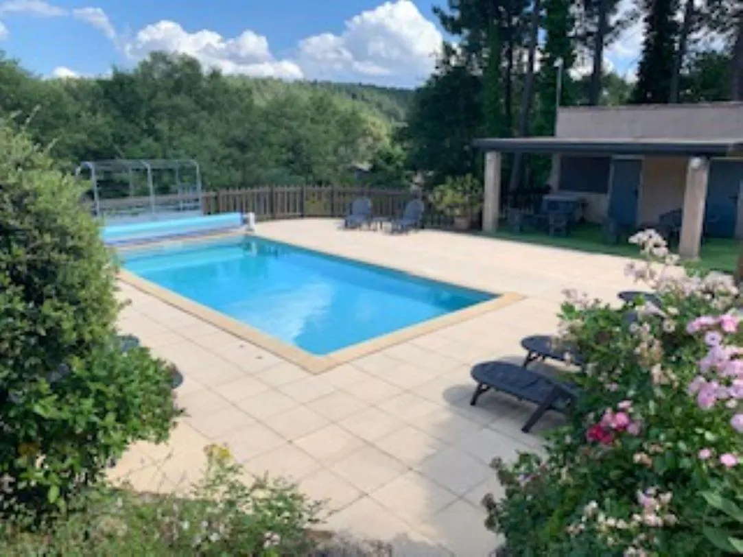Gites Les Lauzieres Climatises Avec Piscine Tauriers